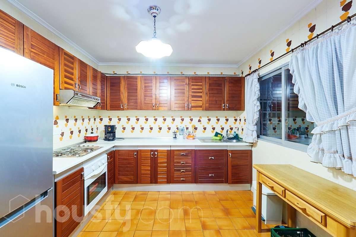 Lovely Bedroom In A Shared Apartment In The Center Of Аліканте Екстер'єр фото